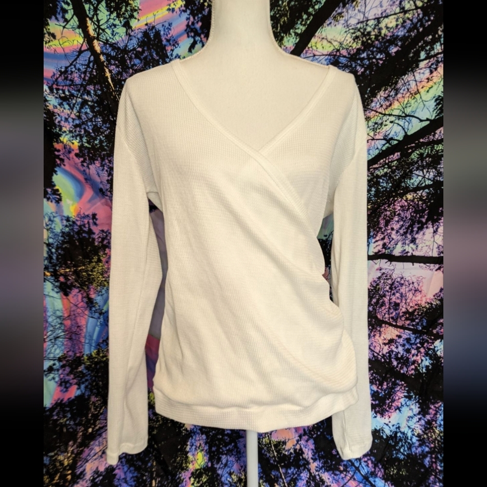 Acloth front wrap top